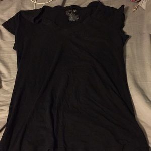 Woman’s low v-neck tee